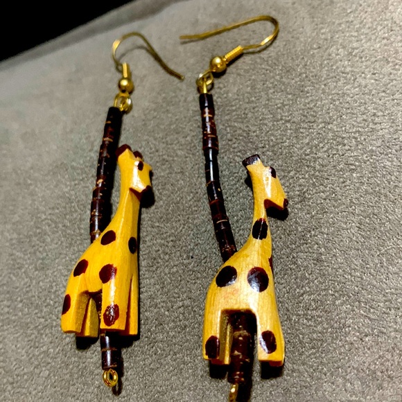 Jewelry - Wooden beaded giraffe 🦒 earrings